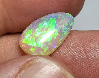 6.85ct. Crystal pipe opal. Crystal opal. Natural opal. 17x10mm.