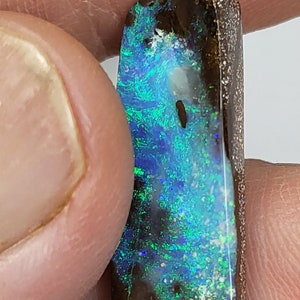 18.45ct. Boulder opal. Natural opal. Australian opal. 37x10mm.