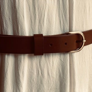 ceinture en cuir marron pour femme image 2