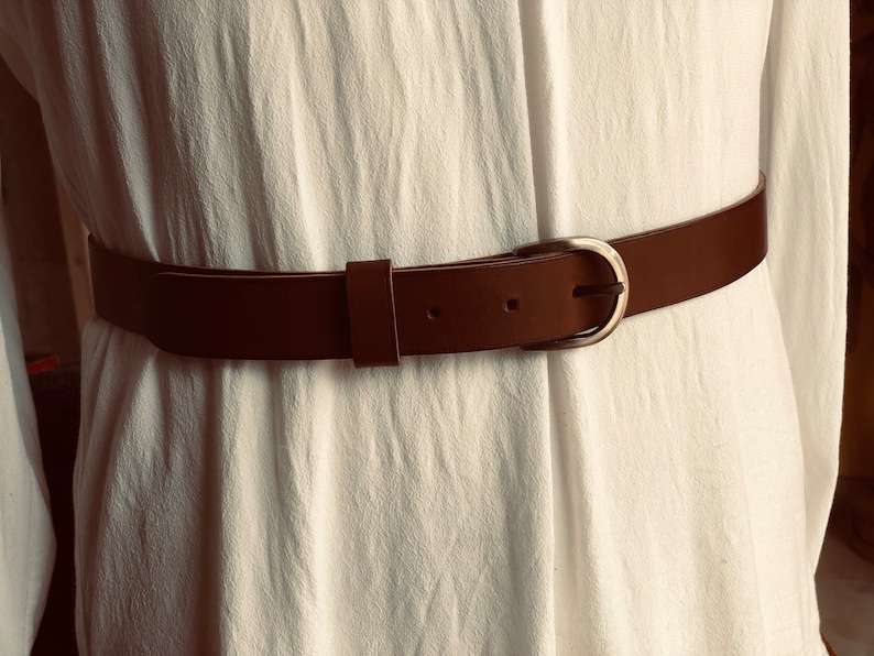 ceinture en cuir marron pour femme image 3