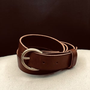 ceinture en cuir marron pour femme image 2