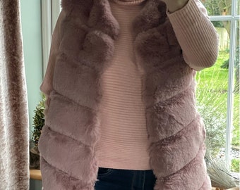 Made in Italy Gilet, Veste, Manteau Rose Bébé Fausse Fourrure Rose Bébé