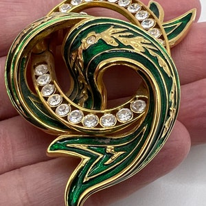 Joan Rivers gold tone green enamel rhinestone and ribbon brooch pin