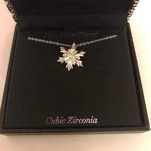 Vintage 1980s cubic Zirconia Snow flake necklace silver plated in original box