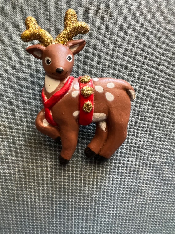 Vintage Fun World Div Christmas Reindeer Brooch Pi