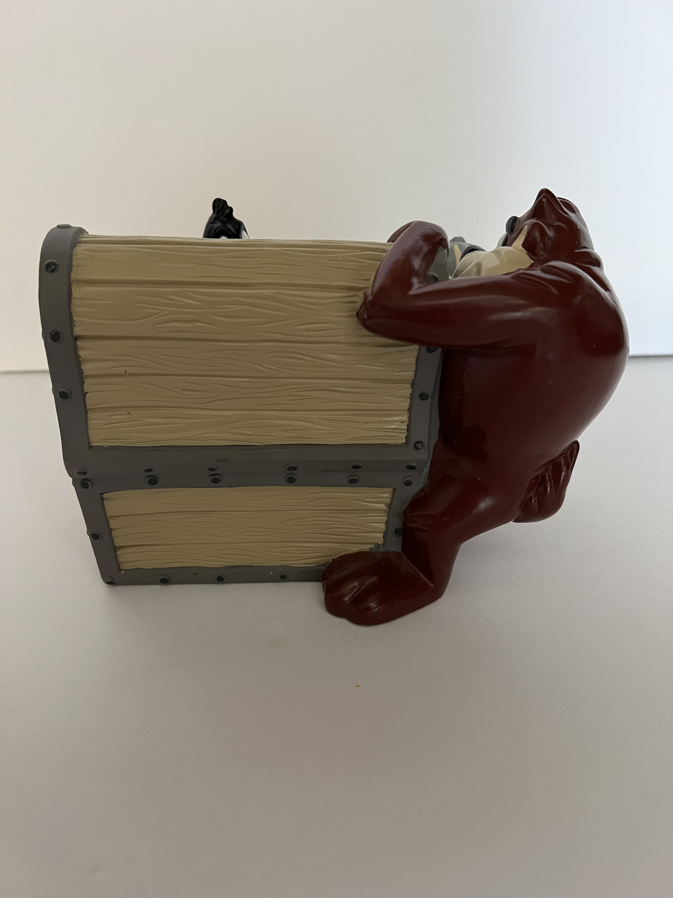 1996 Rare Warner Bros Looney Tunes Treasure Chest Piggy Bank Bugs