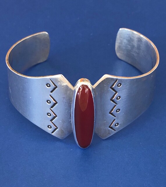 Jawdropping Vintage Native American Navajo Signed Buffalo Head Sterling Silver Bracelet Jawdropping Vintage Native American Navajo Signed Buffalo Head Sterling Silver Bracelet