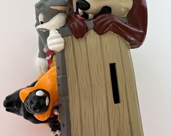 1996 Rare Warner Bros Looney Tunes Treasure Chest Piggy Bank Bugs