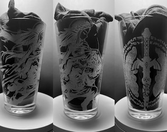 Princess and Hero of Sadness - Laser Engraved Pint Glass