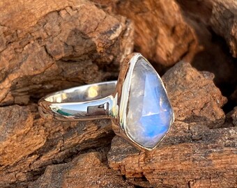 オーバルムーンストーンリング：ハンドメイド925スターリングシルバー 