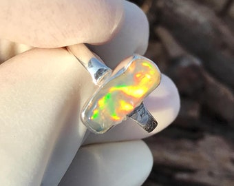 Bague en argent sterling avec opale d'Éthiopie brute : bijoux avec pierre de naissance d'octobre