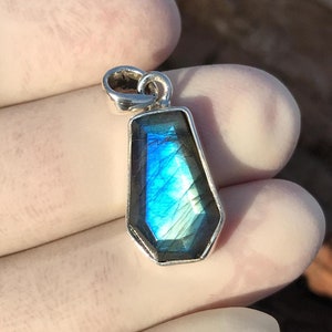 Labradorite Gemstone Pendant, 925 Sterling Silver Pendant, Flashy Labradorite Pendant, Solid Silver Pendant, For Gift