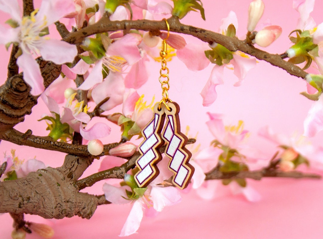 【品格】Orecchini Heritage Equestre Etrier, modello piccolo Heritage Equestre Etrier earrings, small model | Hermès USA