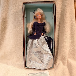Vtg 1995 Winter Velvet Barbie, Avon, NRFB, open box, First in Series