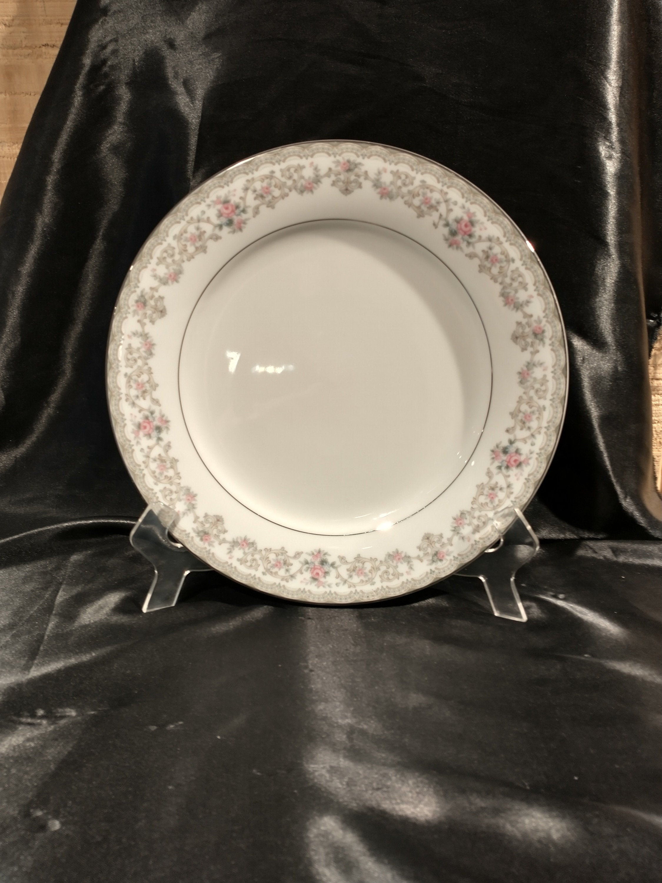Noritake Edgewood 5807 Dinner Plate 10 1/2