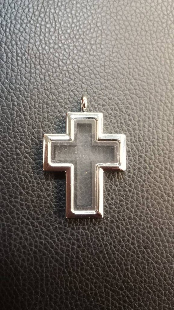 Origami owl cross online locket