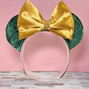 Orecchie di Topolino fatte a mano ispirate a Merida Brave con fiocco in velluto dorato e orecchie in velluto verde / Cerchietto principessa Disney per fan di Brave / Orecchie Merida