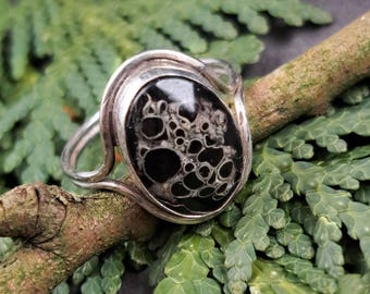 Blue lichen silver oval ring