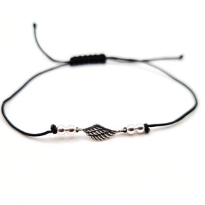 Flügel-Charm-Wunscharmband aus 925er Sterlingsilber und schwarzer Kordel, minimalistisches verstellbares Unisex-Armband, zierliches Engelsflügel-Charm-Armband