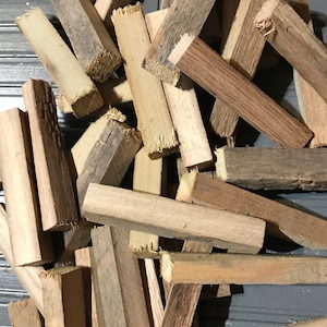 Craft Wood Scraps Weathered Barn Wood Oak or Poplar Small Pieces Hobbies lot of wood pieces