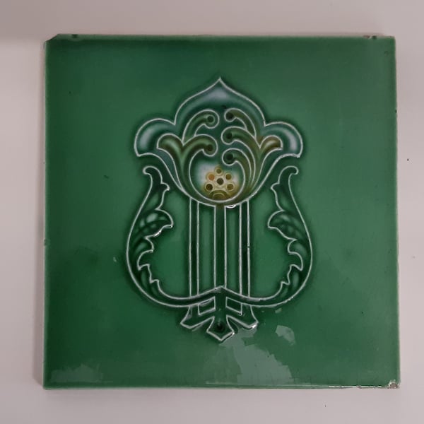 Carrelage ancien Carrelage Art nouveau en vert vers 1902