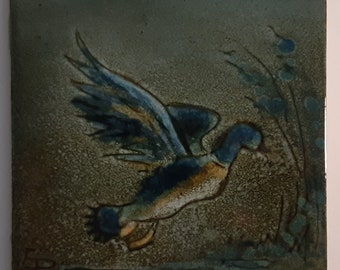 Vintage tile of a Mallard hand painted in Chelsea workshop initialed “ER” made in 1974