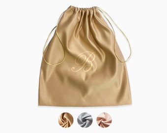 Sac à poussière de broderie monogramme personnalisé en satin de soie doré et argenté, fait à la main aux États-Unis, sac de rangement personnalisé de qualité haut de gamme, emballage de sac cadeau