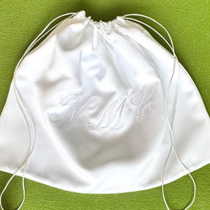 Satin Benutzerdefinierte Monogramm Stickerei Staubbeutel Handgefertigt in den USA High-End-Qualität Personalisierung Aufbewahrungstasche Geschenkbeutel Verpackung