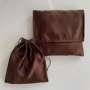 ブラウンサテンフラップエンベロープ＆ダストバッグ - エクストラスモールからエクストララージ - 米国製ハンドメイド - 収納バッグ、ギフト、旅行、プレミアムパッケージ、ポーチ