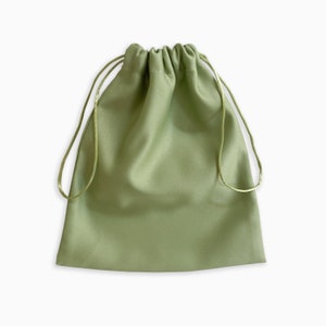 Sac à poussière en satin vert olive clair - Extra petit à extra large - fait à la main aux États-Unis - Sac de rangement, sac à main, baskets, cadeau, voyage, emballage
