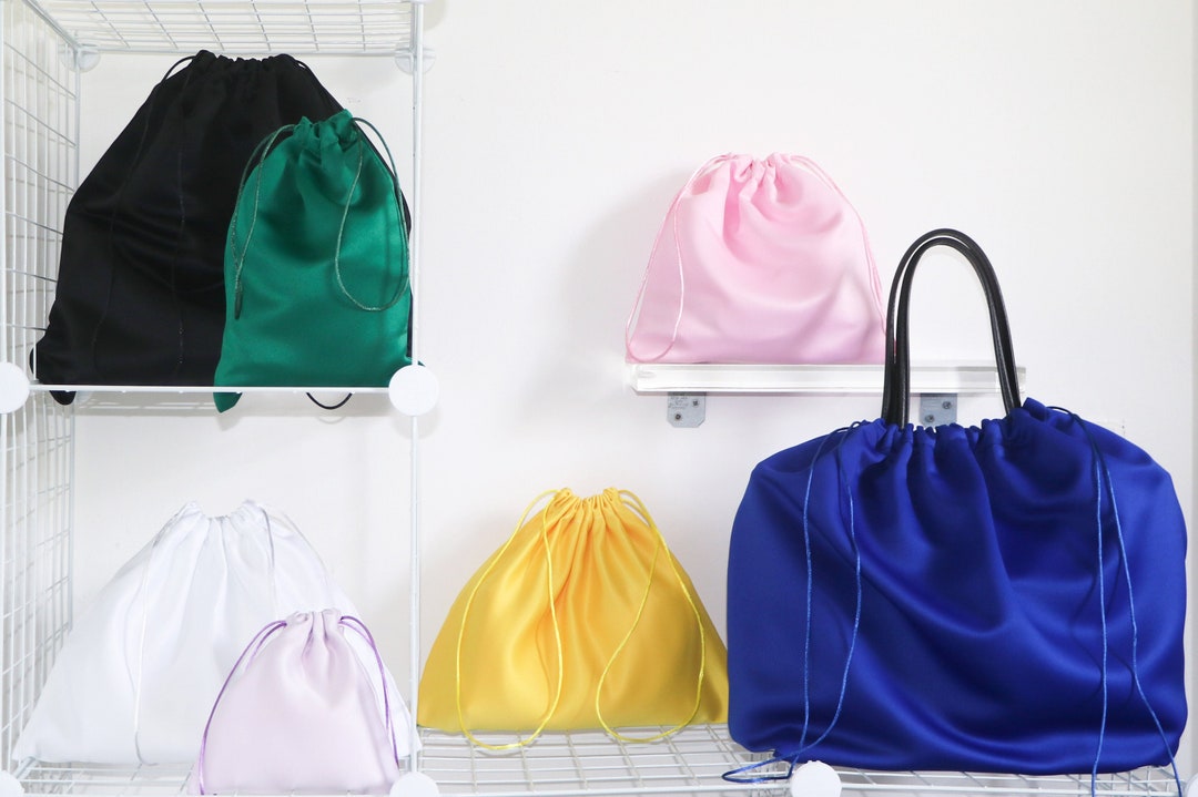 Set mit 10/25/50/100 Satin-Staubbeuteln, handgefertigt in den USA