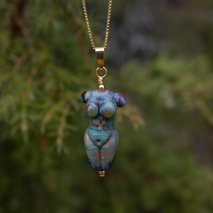 Goddess glass bead pendant | Venus