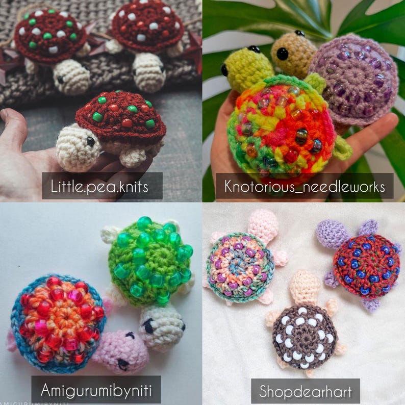 K&ouml;nnte beinhalten: Eine Sammlung von geh&auml;kelten Amigurumi-Turtlespielzeug mit verschiedenen farbigen Schalen und Perlenakzenten. Die Schildkr&ouml;ten wurden von verschiedenen K&uuml;nstlern hergestellt, darunter Little.pea.knits, Knotorious_needleworks, Amigurumiibynitti und Shopdearhart.