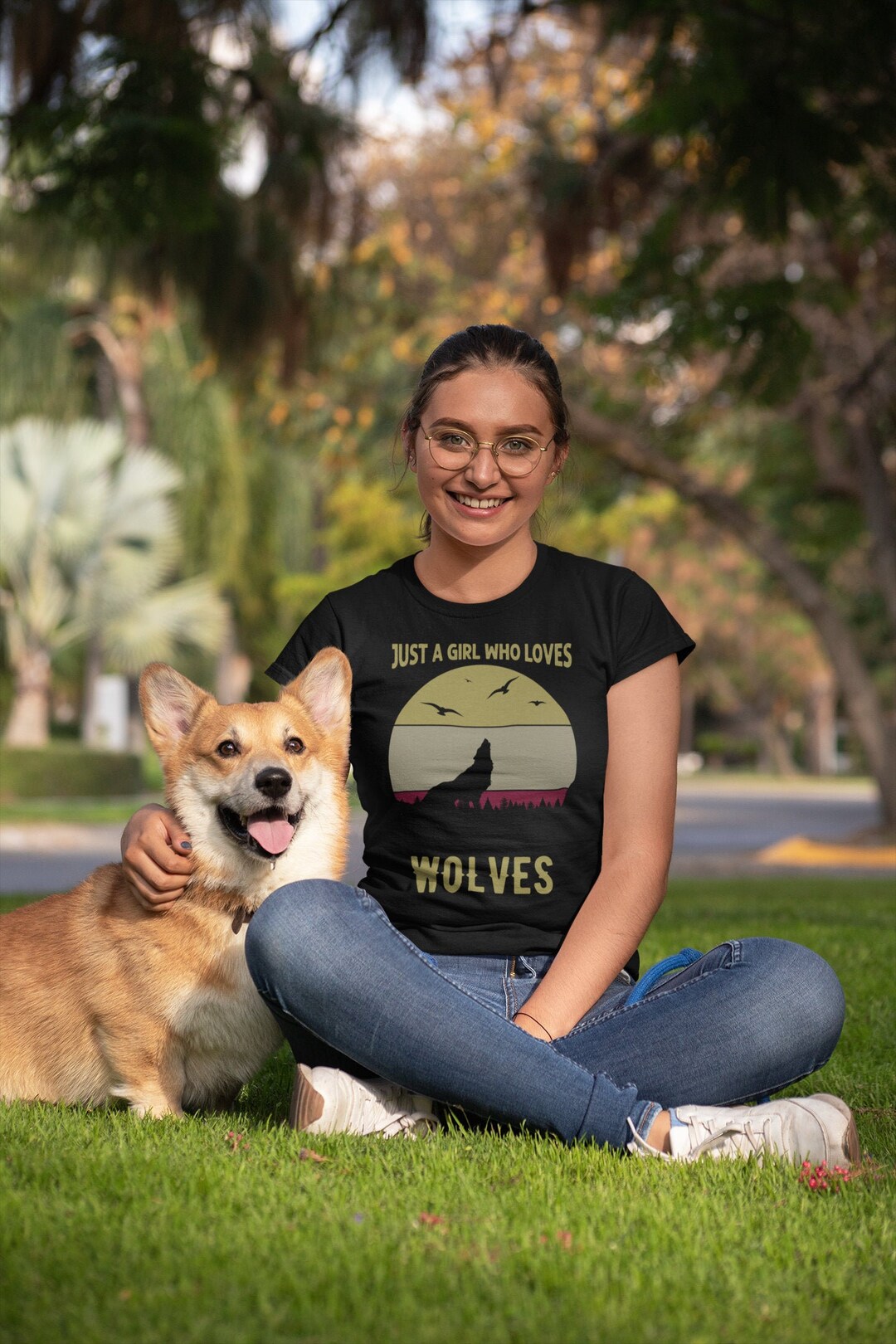 Just A Girl Who Loves Wolves T-shirt, Cute Wolf Lover Gift, Animal ...