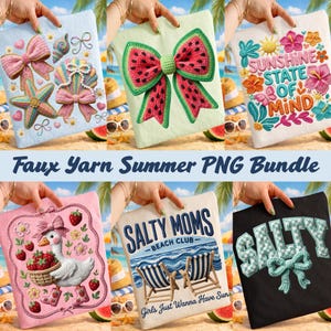 Pode incluir: Apresentação de seis sacolas com designs de verão. As sacolas apresentam imagens bordadas de laços, estrelas do mar, melancias, flores, um ganso com morangos e o texto "Salty Moms Beach Club". O texto "Faux Yarn Summer PNG Bundle" também é visível.