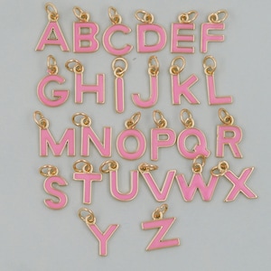Pingente de letras douradas, pingente de letras preenchidas com ouro 18k, pulseira inicial de esmalte rosa para fazer joias diy