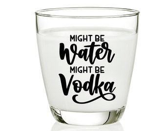 Pode ser água, pode ser vodka SVG para canecas, canecas de viagem, copo, garota bebendo, carta de mão, png, eps, dxf, arquivo de corte svg para Cricut