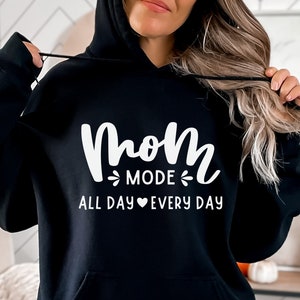 Modo mamá todo el día todos los días svg, día de la madre, vida de mamá, idea de regalo, svg para camisa, diseño de carta a mano, png, eps, dxf, archivo de corte svg para Cricut