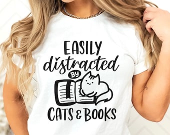 Leicht abgelenkt von Katzen und Büchern SVG, KatzenmamaBesitzerin, Geschenkidee, Buchliebhaber, Hand letter Design, png, eps, dxf, svg cut file für Cricut