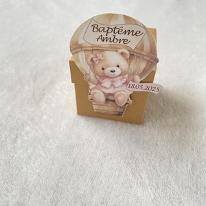 Boîte à dragées ourson montgolfière personnalisée