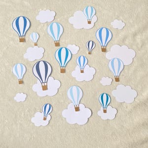 Set mit 28 Konfetti/Stanzteilen/Ausschnitten/Dekorationen, kleiner und großer Heißluftballon und Wolken