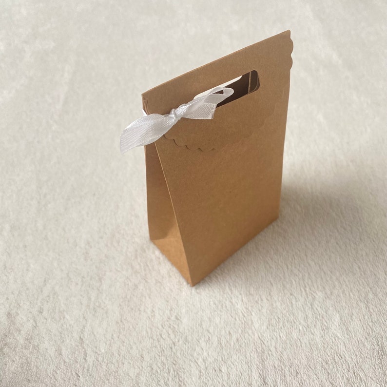 Lot 10 sachets kraft-attache au choix ruban satin blanc