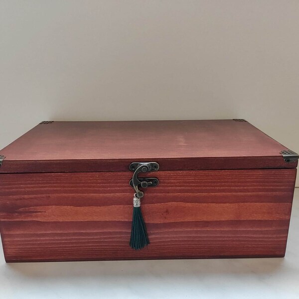 Custom chess storage box "budget viridian bronze light mahoney"