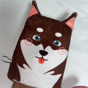 Children's washcloths / learning glove chien marron