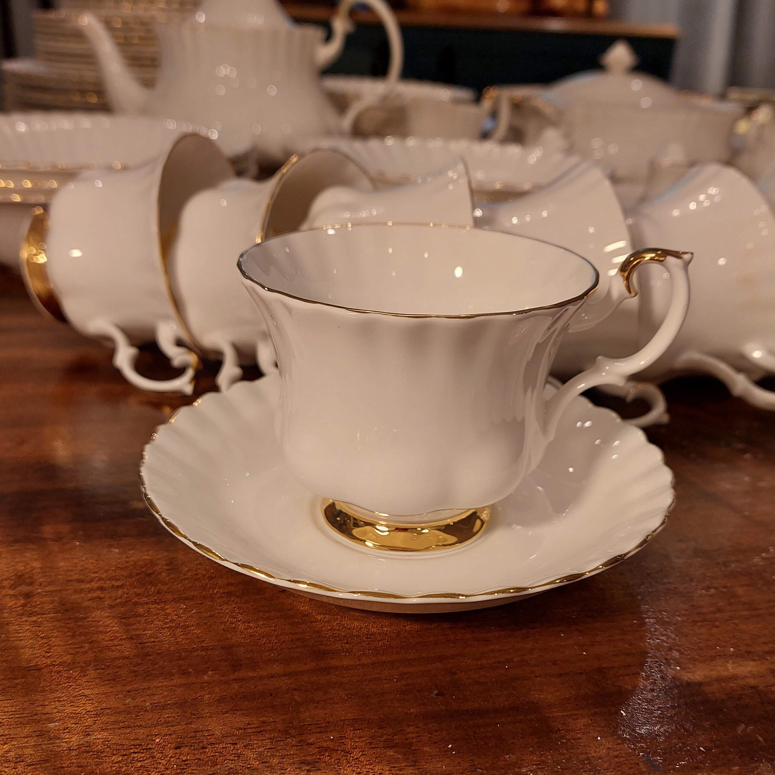 RARE 57 Pieces VAL D'OR Royal Albert Dinner Set for 8 Plus 11 Serving
