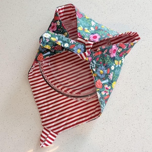 Floral with Red & white striped/Quilted Pie Casserole Tote 18"x8"