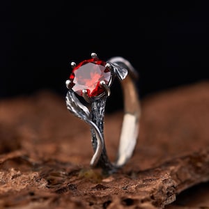 Twig & Leaf Garnet Engagement Ring, Sterling Silver Nature Inspired Engagement Ring, Wedding Ring with Garnet, Texture Branch Ring