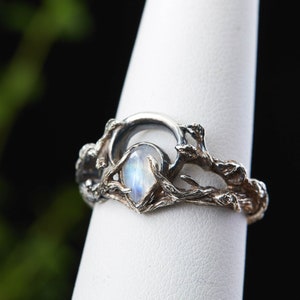 Moonstone ring Luna, Celestial moon ring, Moon Ring Sterling Silver, Moonstone Engagement ring, Fern motive ring magic