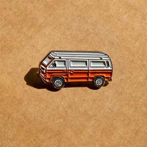 T25_pins | Roxy | VW T25 T3 | Orange/White | Premium Soft Enamel Nickel Pin Badge