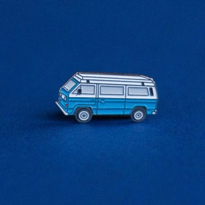 T25_pins | Peggy | VW T25 T3 | Blue/White | Premium Soft Enamel Nickel Pin Badge